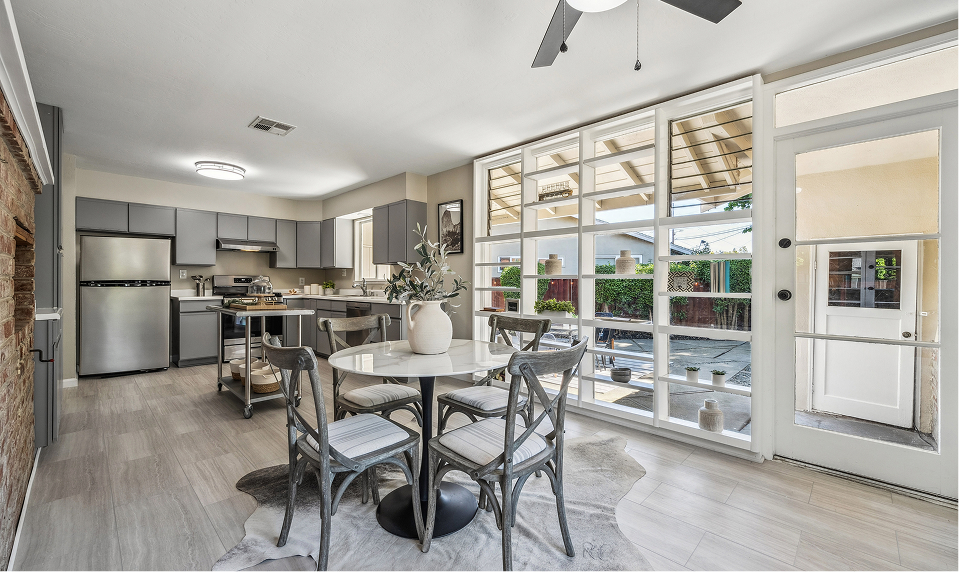 Kitchen after decluttering and refreshing painting
